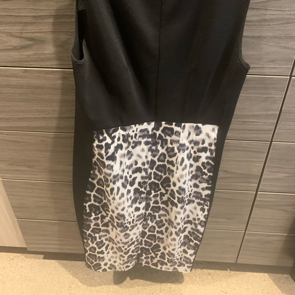 Sleeveless black and animal print sheath dress - Picture 2 of 4